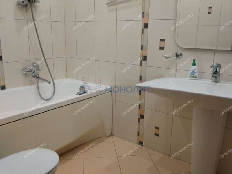 четырёхкомнатная квартира на улице 40 лет Октября дом 5б