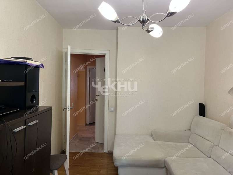 трёхкомнатная квартира на улице Звездинка дом 9  к1