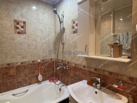 3-komnatnaya-ul-strokina-d-19 фото