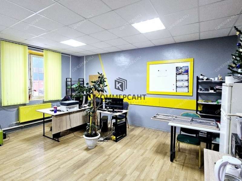 здание под офис, торговую площадь на Республиканской улице город Бор