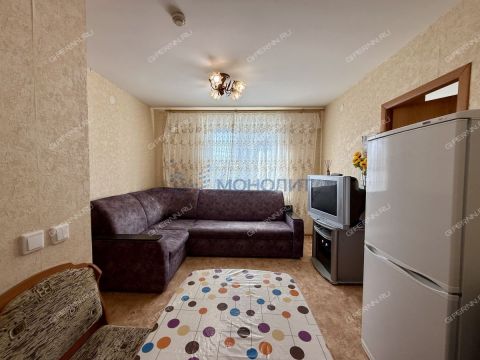 2-komnatnaya-ul-dvizhencev-d-34 фото