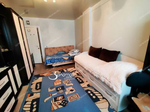 3-komnatnaya-ul-vyatskaya-d-1 фото