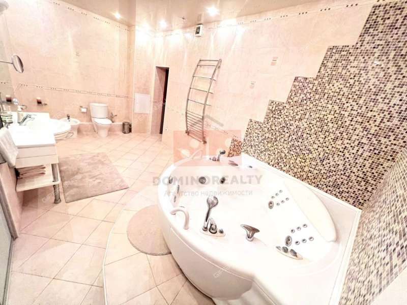 трёхкомнатная квартира на Большой Покровской улице дом 20б