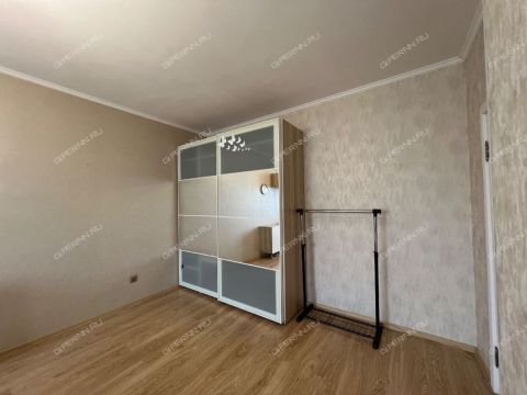 1-komnatnaya-nab-volzhskaya-d-8 фото