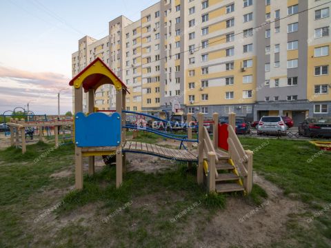 1-komnatnaya-ul-vyatskaya-d-8 фото