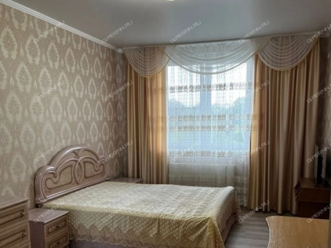 1-komnatnaya-ul-vyatskaya-d-4 фото