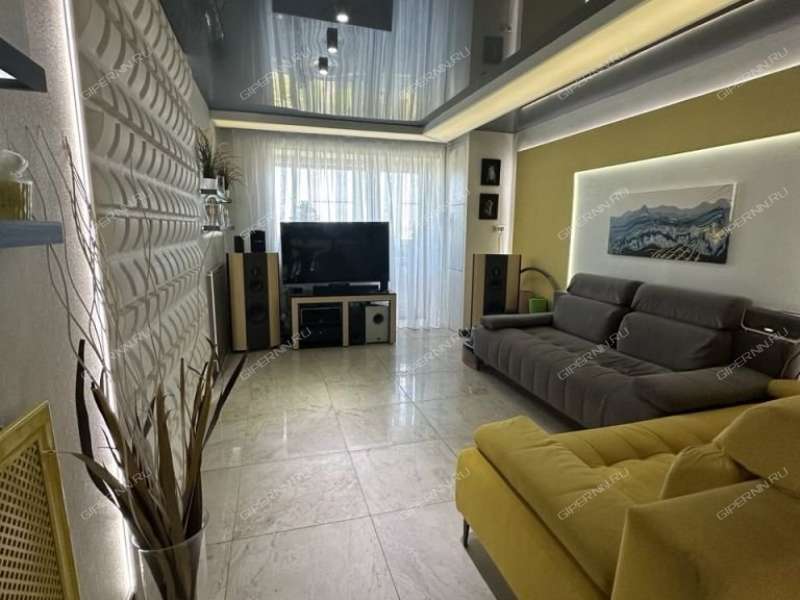 трёхкомнатная квартира на Октябрьской улице дом 5б город Дзержинск