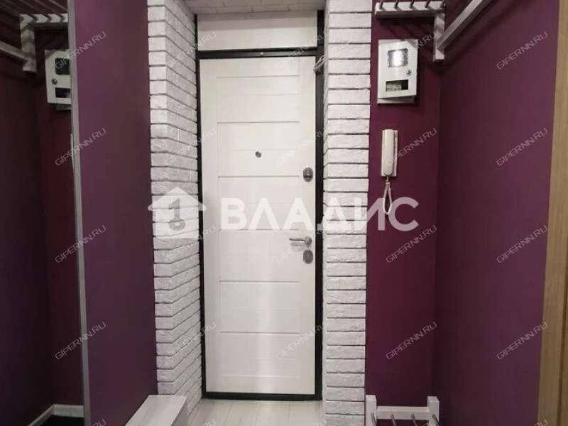 трёхкомнатная квартира на проспекте Кирова дом 8