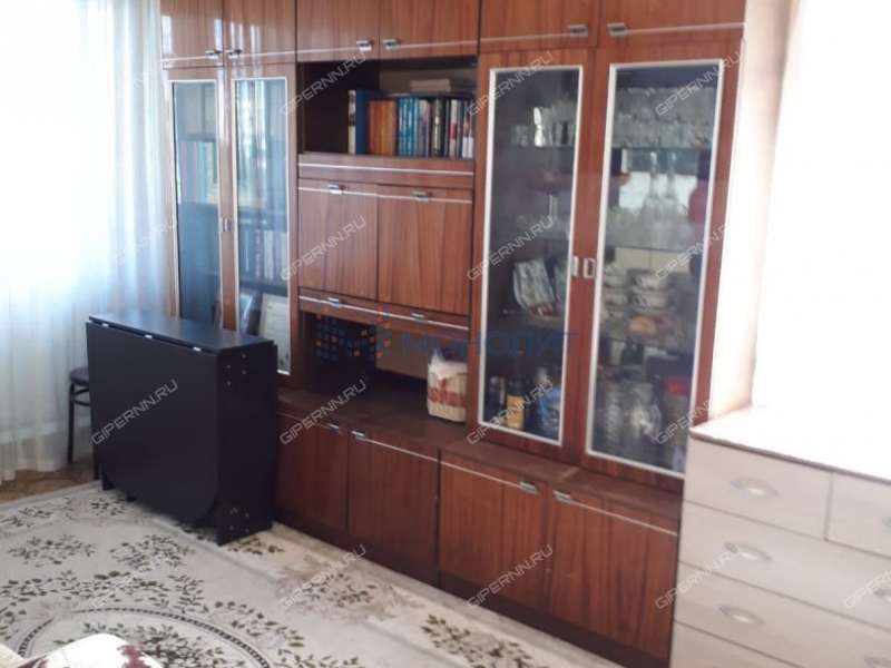 четырёхкомнатная квартира на улице Политбойцов дом 4