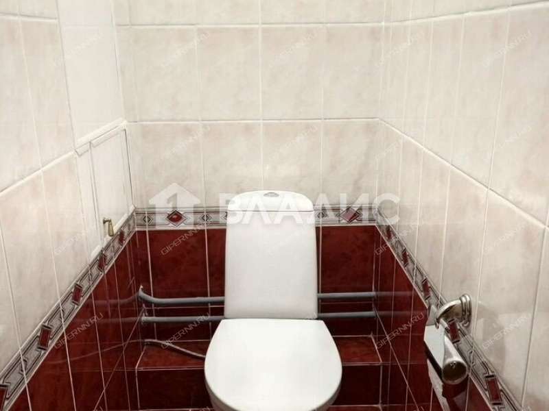 трёхкомнатная квартира на улице Карла Маркса дом 12