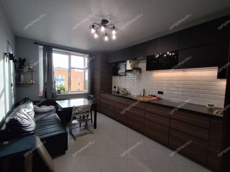 трёхкомнатная квартира на улице Островского дом 15