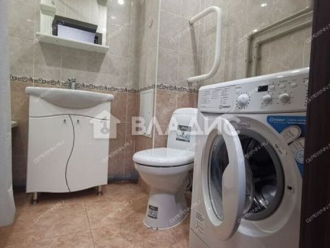 1-komnatnaya-b-r-60-letiya-oktyabrya-d-23-k4 фото