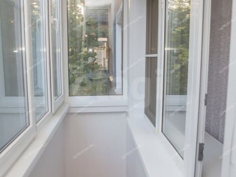 1-komnatnaya-ul-surikova-d-10 фото