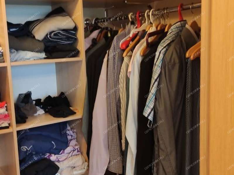 трёхкомнатная квартира на улице Коминтерна дом 22