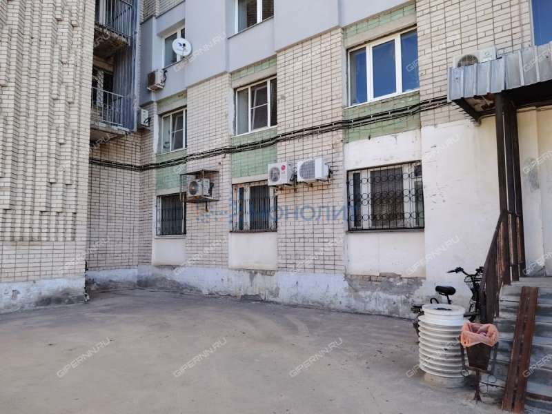 трёхкомнатная квартира на улице Петрищева дом 10 город Дзержинск