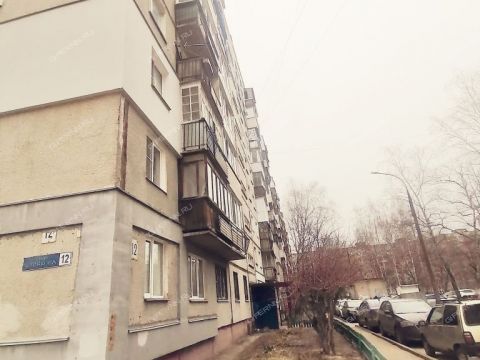 3-komnatnaya-ul-strokina-d-12 фото