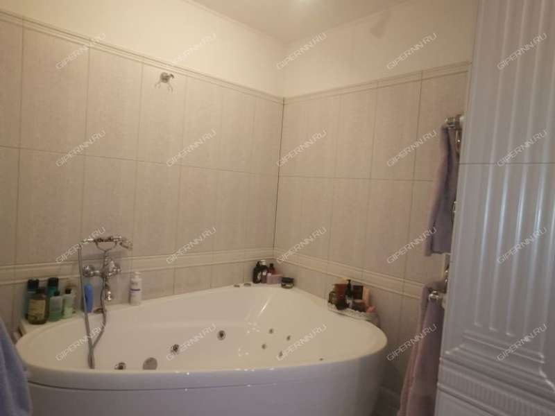 четырёхкомнатная квартира на улице Янки Купалы дом 38