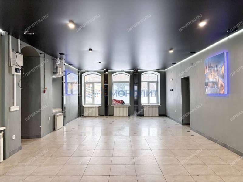 помещение под офис, торговую площадь на улице Чкалова