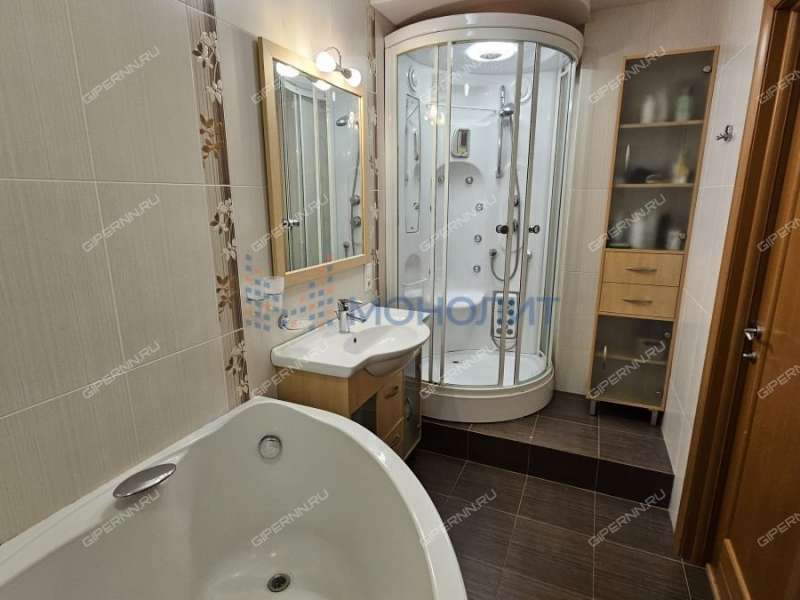 четырёхкомнатная квартира на улице Ванеева дом 25/88