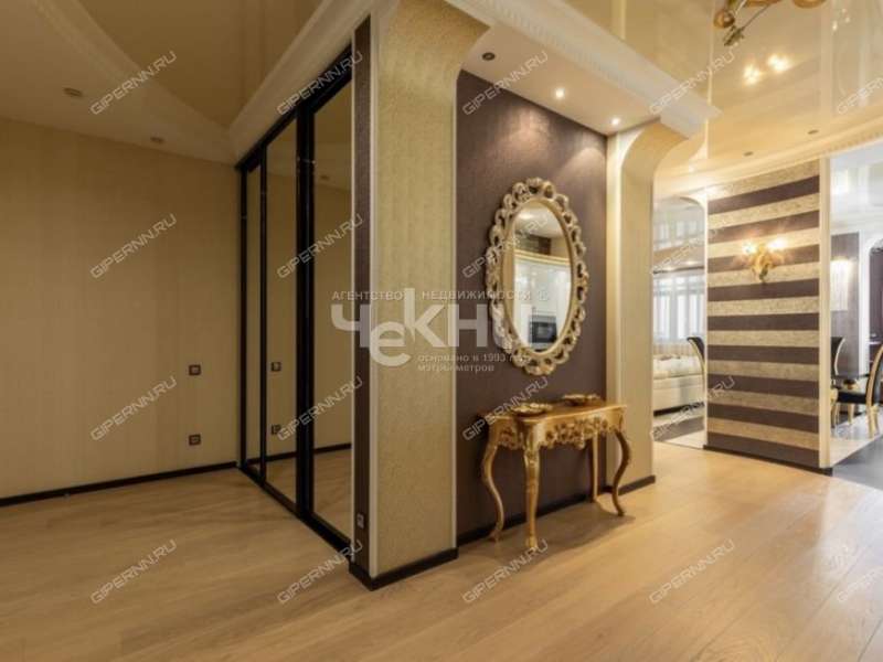 четырёхкомнатная квартира на улице Ульянова дом 7