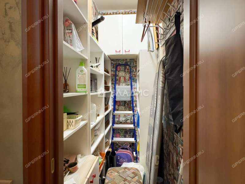 трёхкомнатная квартира на улице Краснодонцев дом 5