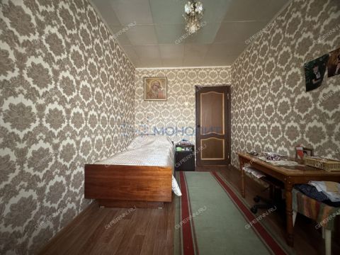 3-komnatnaya-ul-strokina-d-3a фото