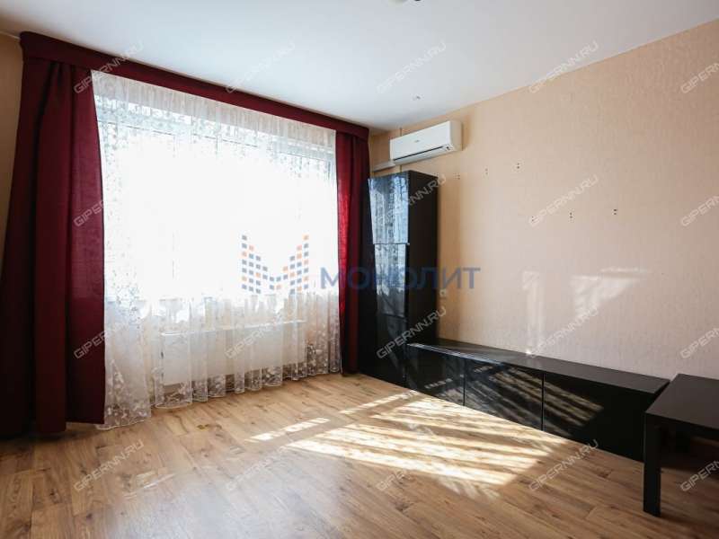 трёхкомнатная квартира на улице Академика Сахарова дом 105