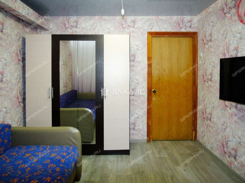 трёхкомнатная квартира на улице Строкина дом 15