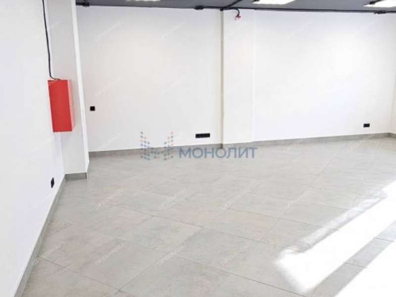 помещение под офис, торговую площадь на улице Владимира Лузянина