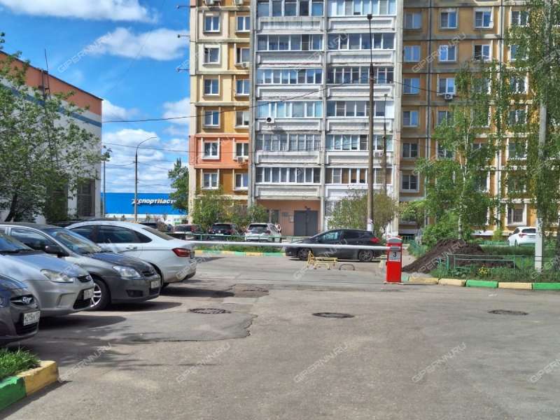 трёхкомнатная квартира на Керченской улице дом 28