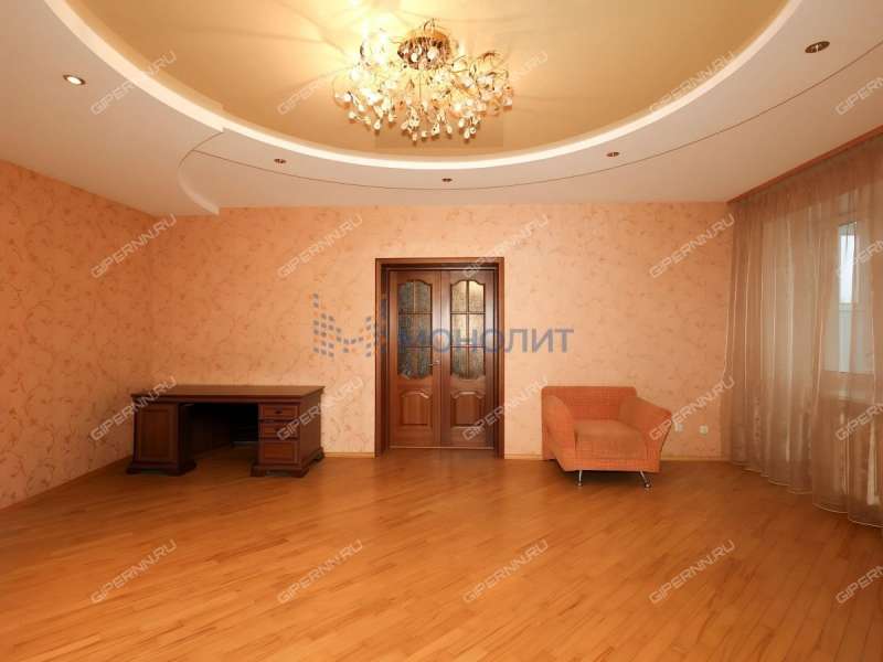 трёхкомнатная квартира на Большей Печёрской улице дом 32