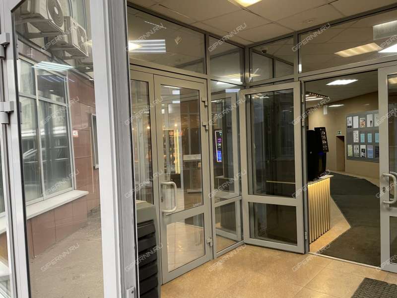 помещение под офис, торговую площадь на улице Ульянова