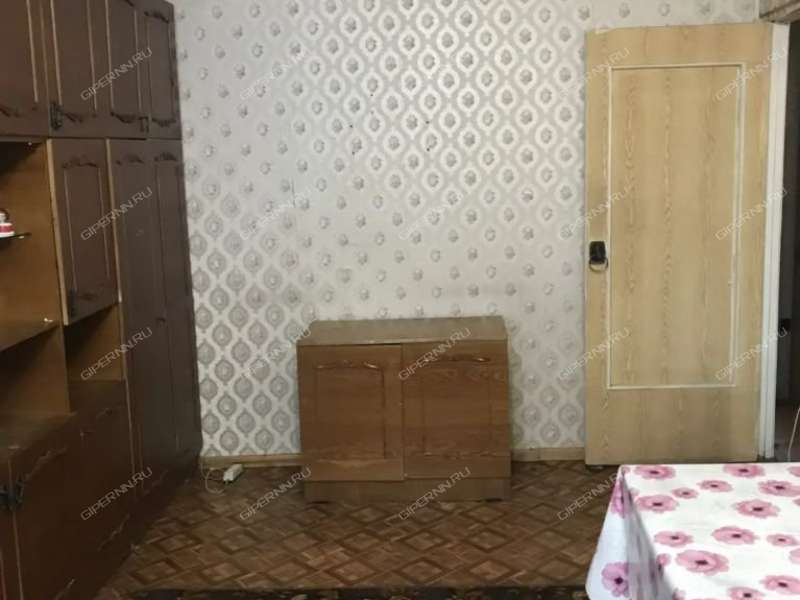 трёхкомнатная квартира на проспекте Бусыгина дом 20а