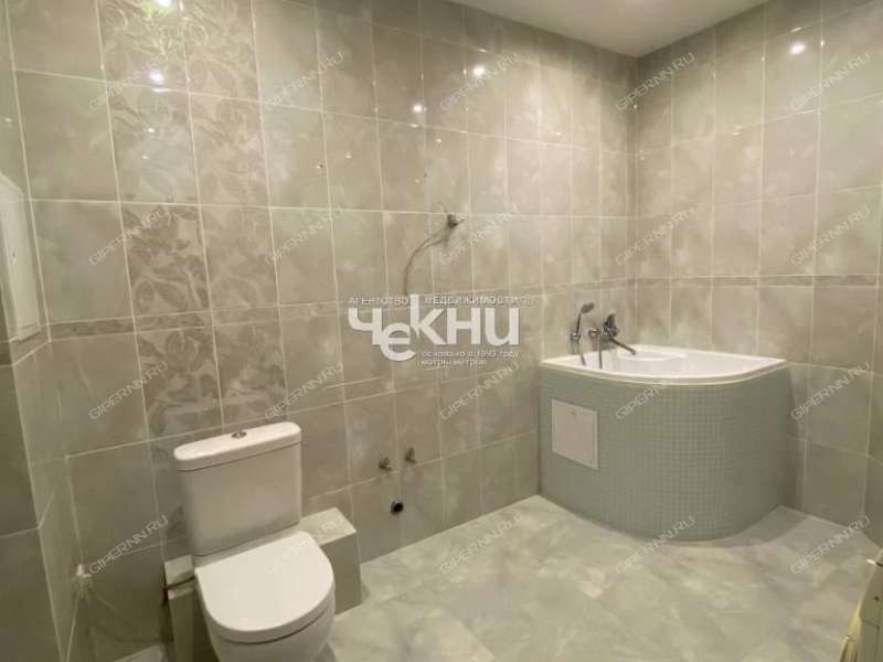 дом на Калухина село Великий Враг