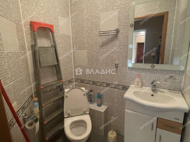 трёхкомнатная квартира на улице Ефремова дом 4