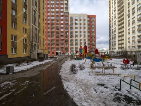 2-komnatnaya-ul-romantikov-d-1 фото