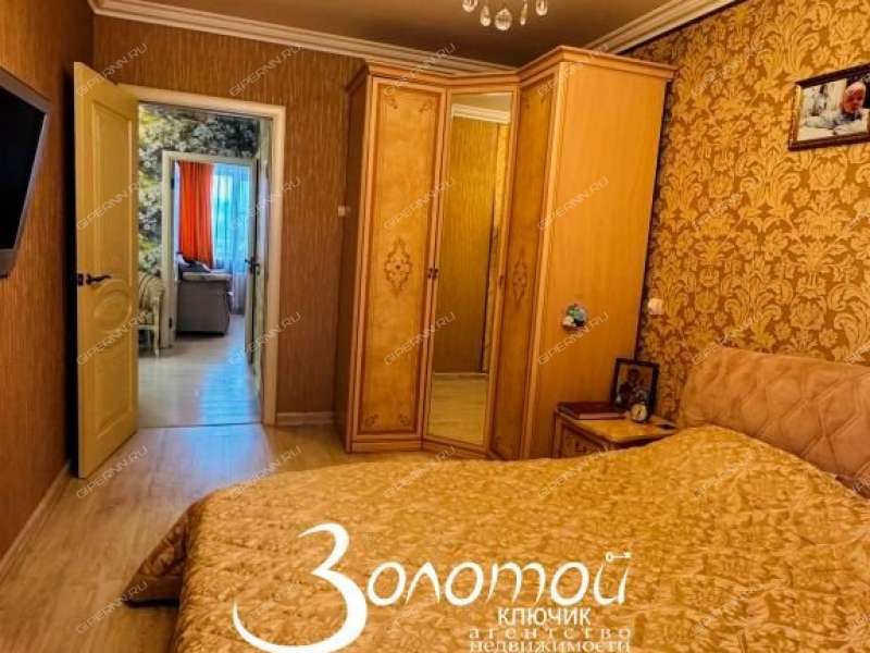 трёхкомнатная квартира на улице Обухова дом 45