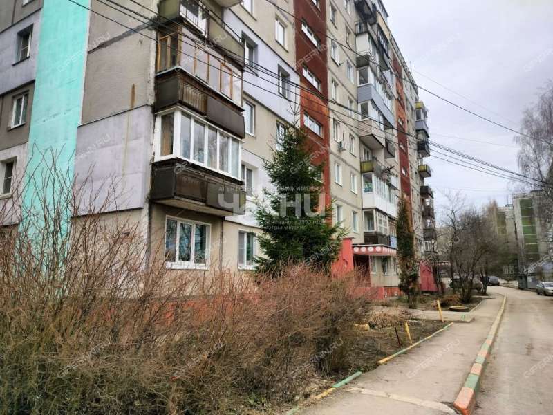 трёхкомнатная квартира на улице Германа Лопатина дом 9