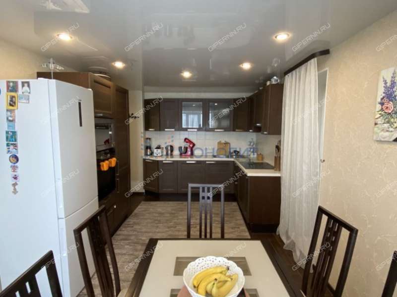 четырёхкомнатная квартира на улице Петрищева дом 10 город Дзержинск