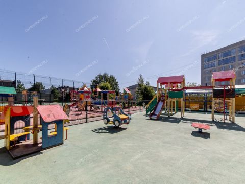 4-komnatnaya-ul-rodionova-d-192-k4 фото