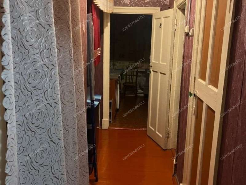 комната в доме 13 на улице Героя Советского Союза Поющева