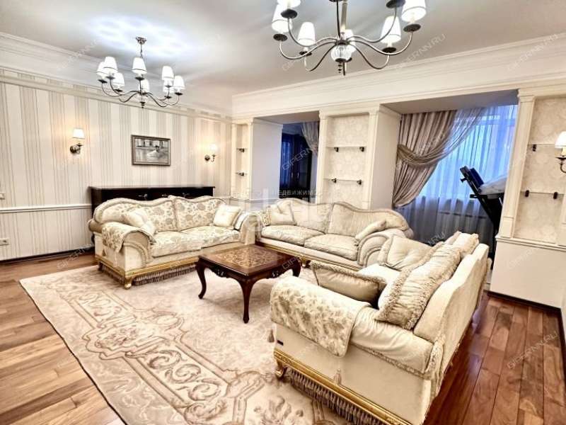 трёхкомнатная квартира на улице Коминтерна дом 139