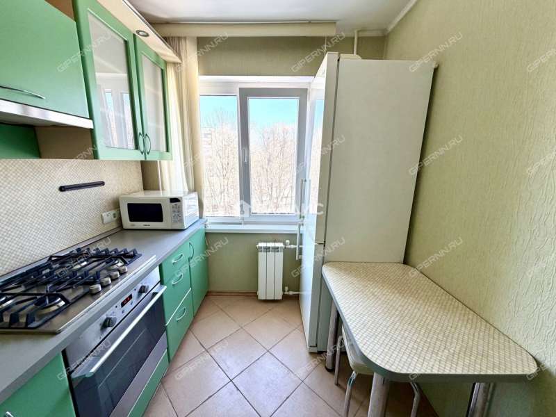 трёхкомнатная квартира на улице Героя Советского Союза Усилова дом 1