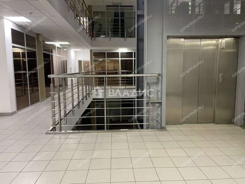 помещение под помещение свободного назначения на улице Минина