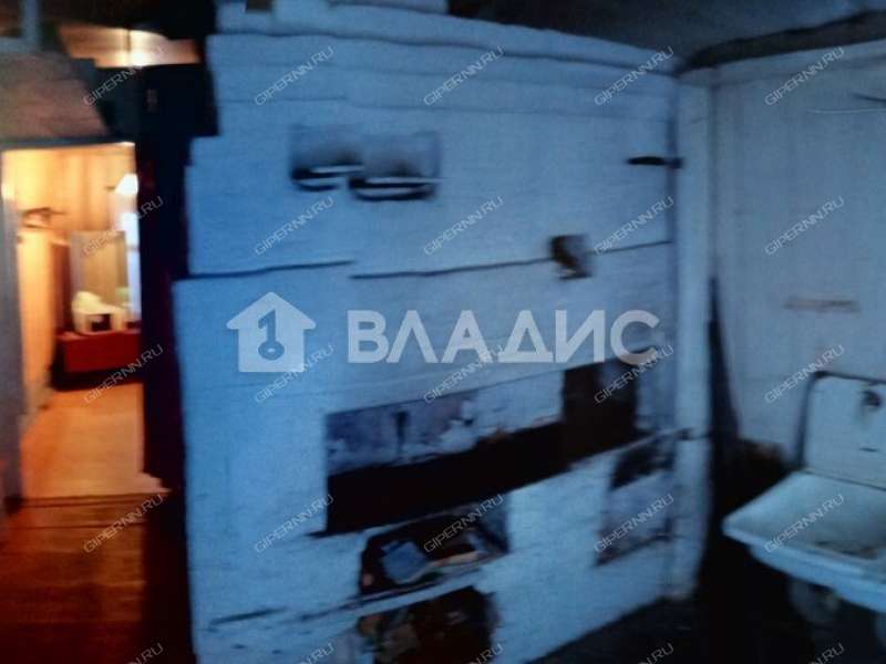 дом на улице Максима Горького посёлок Фанерное