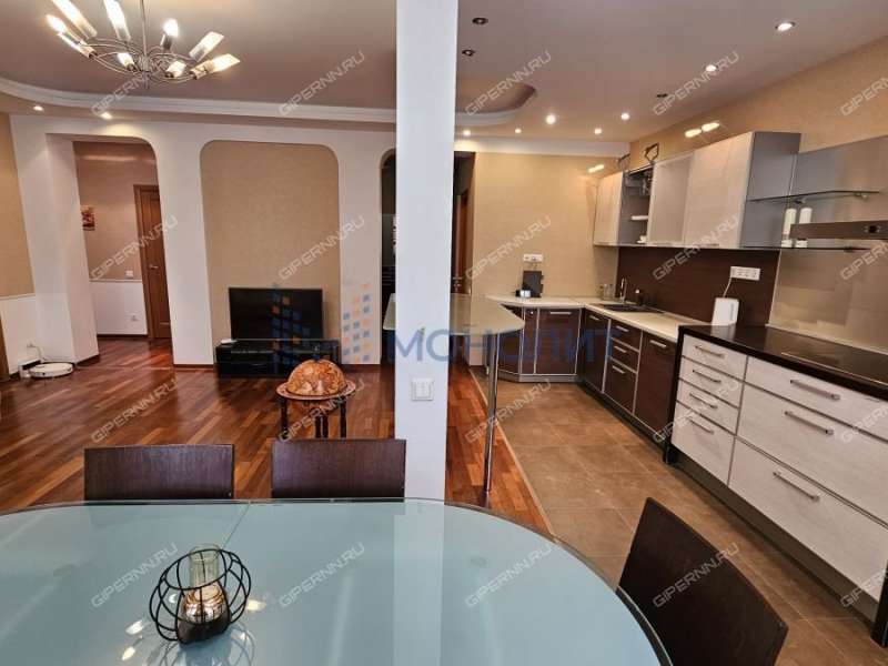 четырёхкомнатная квартира на улице Ванеева дом 25/88