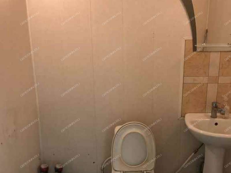 помещение под торговую площадь на Ижорская ул, д.15