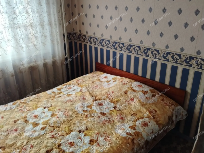 трёхкомнатная квартира на улице Краснодонцев дом 21