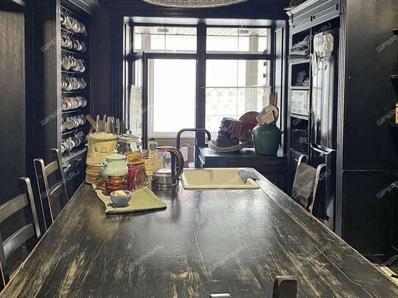 четырёхкомнатная квартира на улице Воровского дом 24