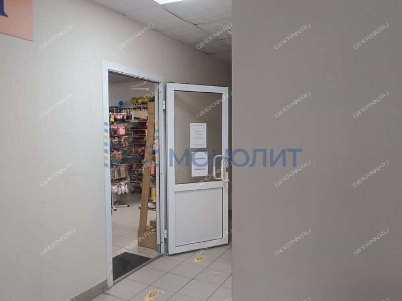помещение под торговую площадь, недвижимость под салоны красоты на Народной улице